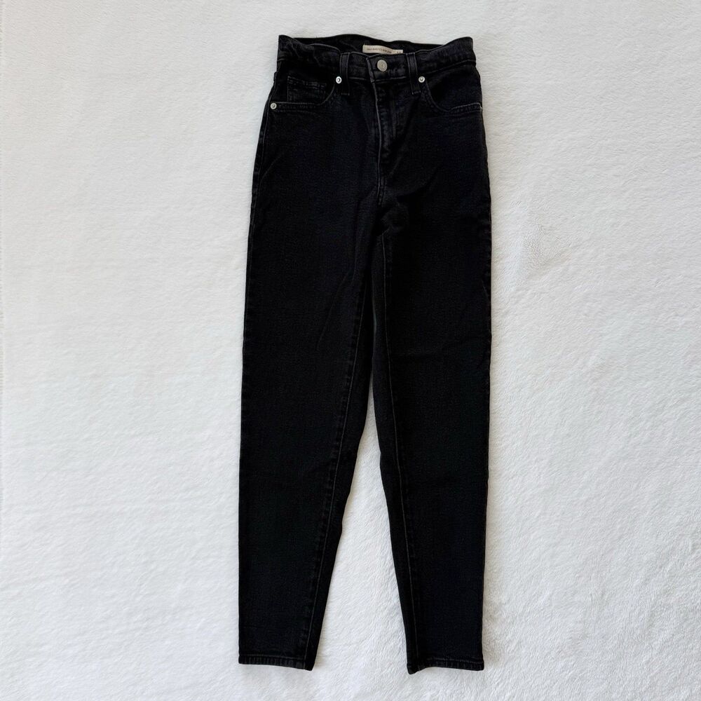 Levi’s High Waisted Mom Jeans Women’s 24x29 Black Relaxed Tapered